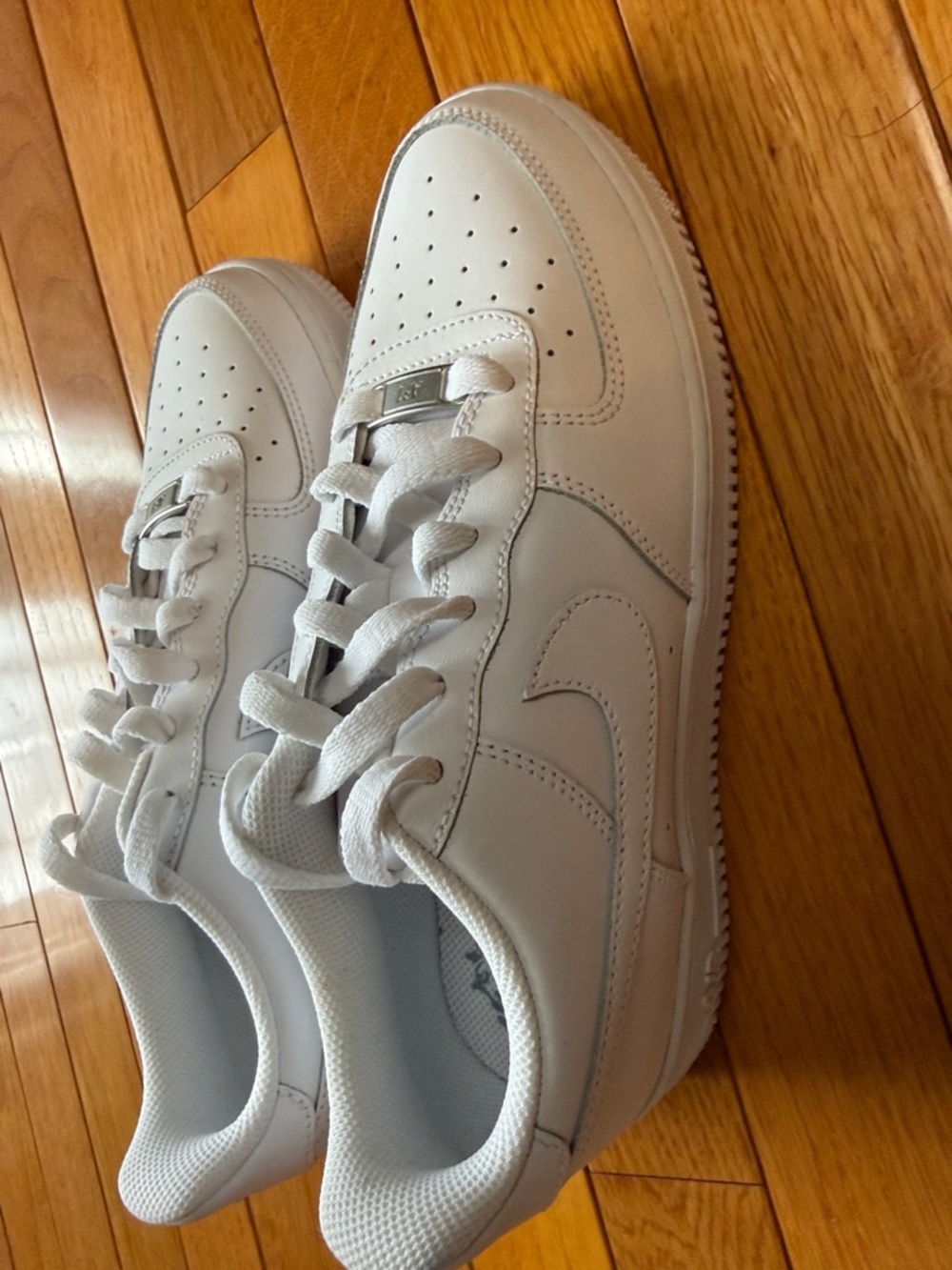 NWOT Nike Air Force 1 White Kids Sneakers with Classic Swoosh